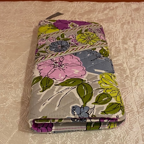 Vera Bradley Quilted Fabric Wallet EUC - Picture 2 of 8